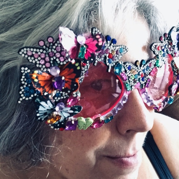 Meet your Posher, Julie - Picture 3 of 8